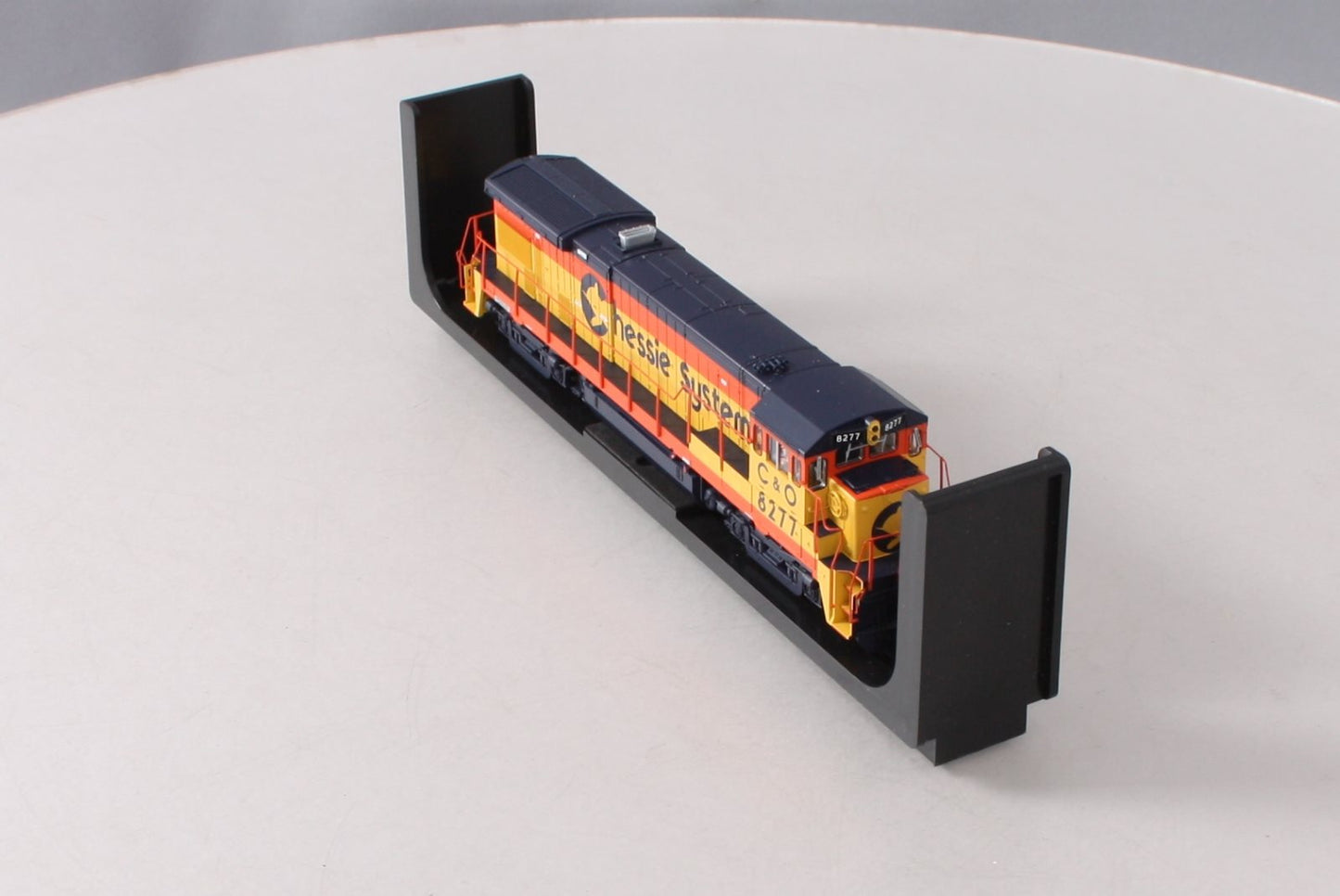 Atlas 10002076 HO Chessie System/C&O GE B30-7 Phase 1 Low-Nose Diesel #8277