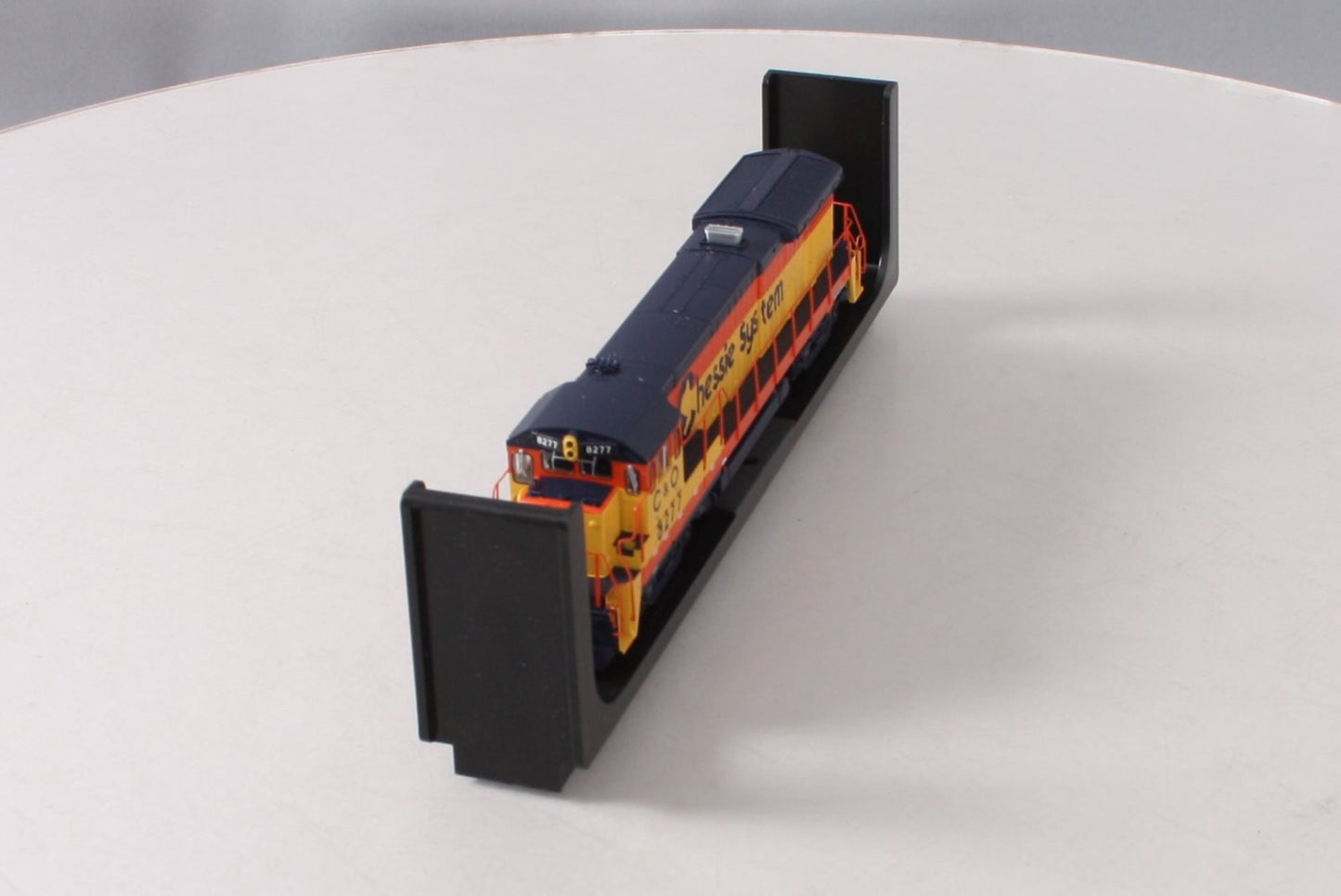 Atlas 10002076 HO Chessie System/C&O GE B30-7 Phase 1 Low-Nose Diesel #8277