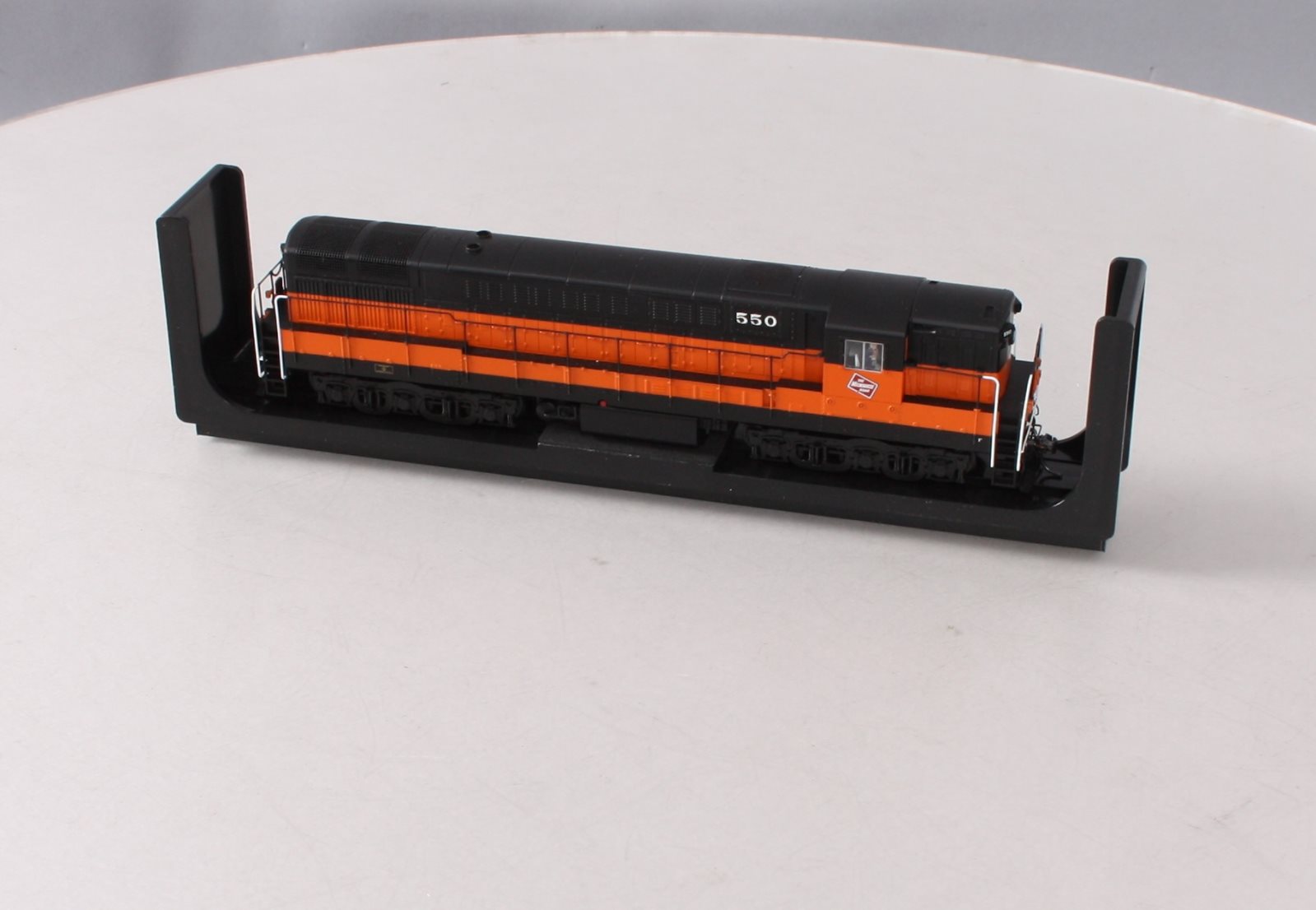 Atlas 10002225 HO Milwaukee Road TrainMaster Locomotive #550