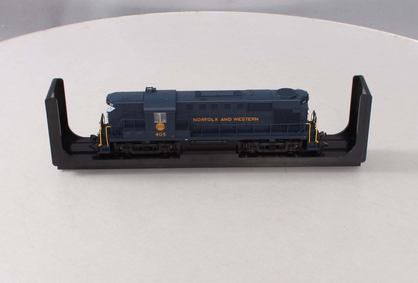 Atlas 10002877 HO Norfolk & Western RS-11 Diesel Locomotive Silver Series #405
