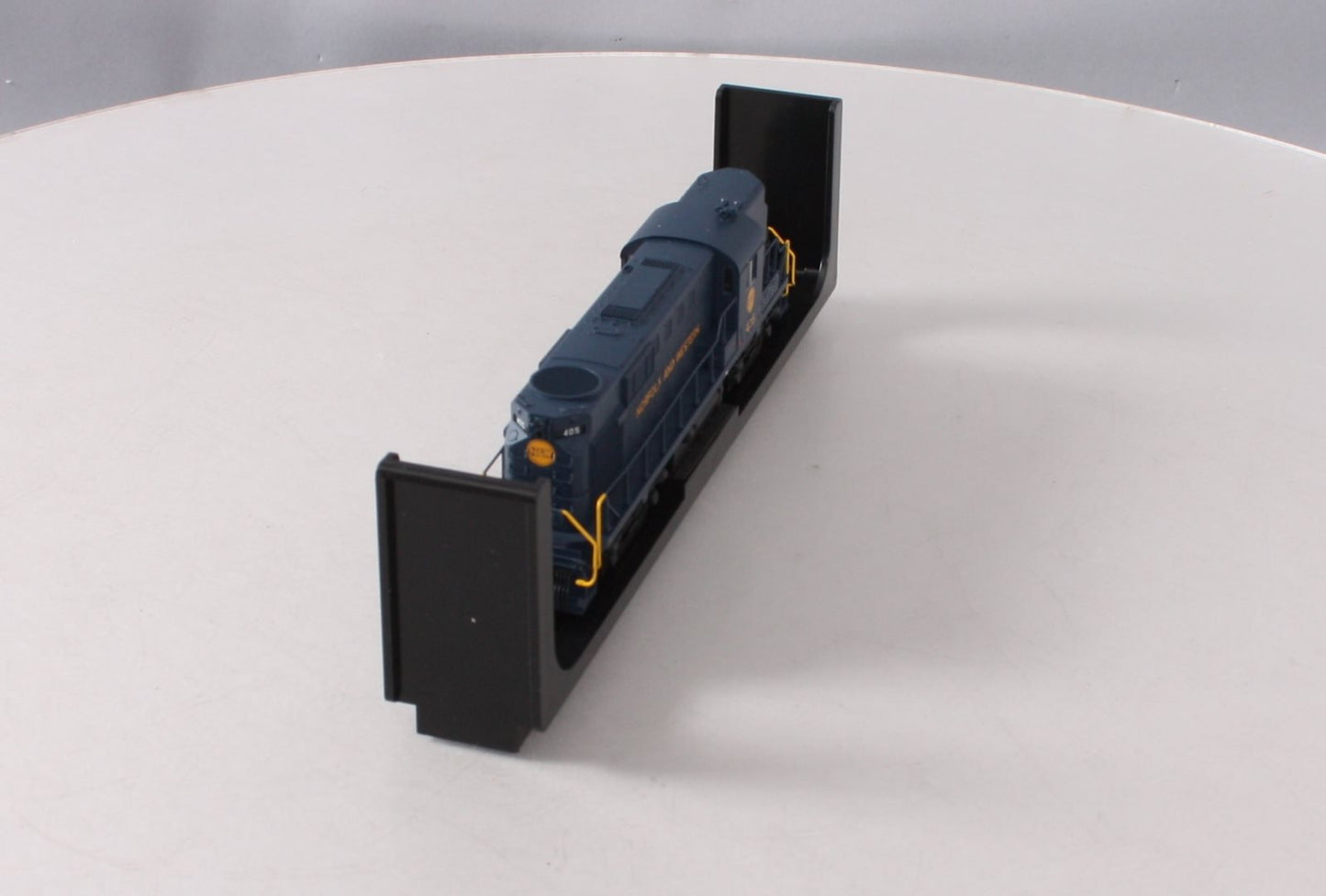 Atlas 10002877 HO Norfolk & Western RS-11 Diesel Locomotive Silver Series #405
