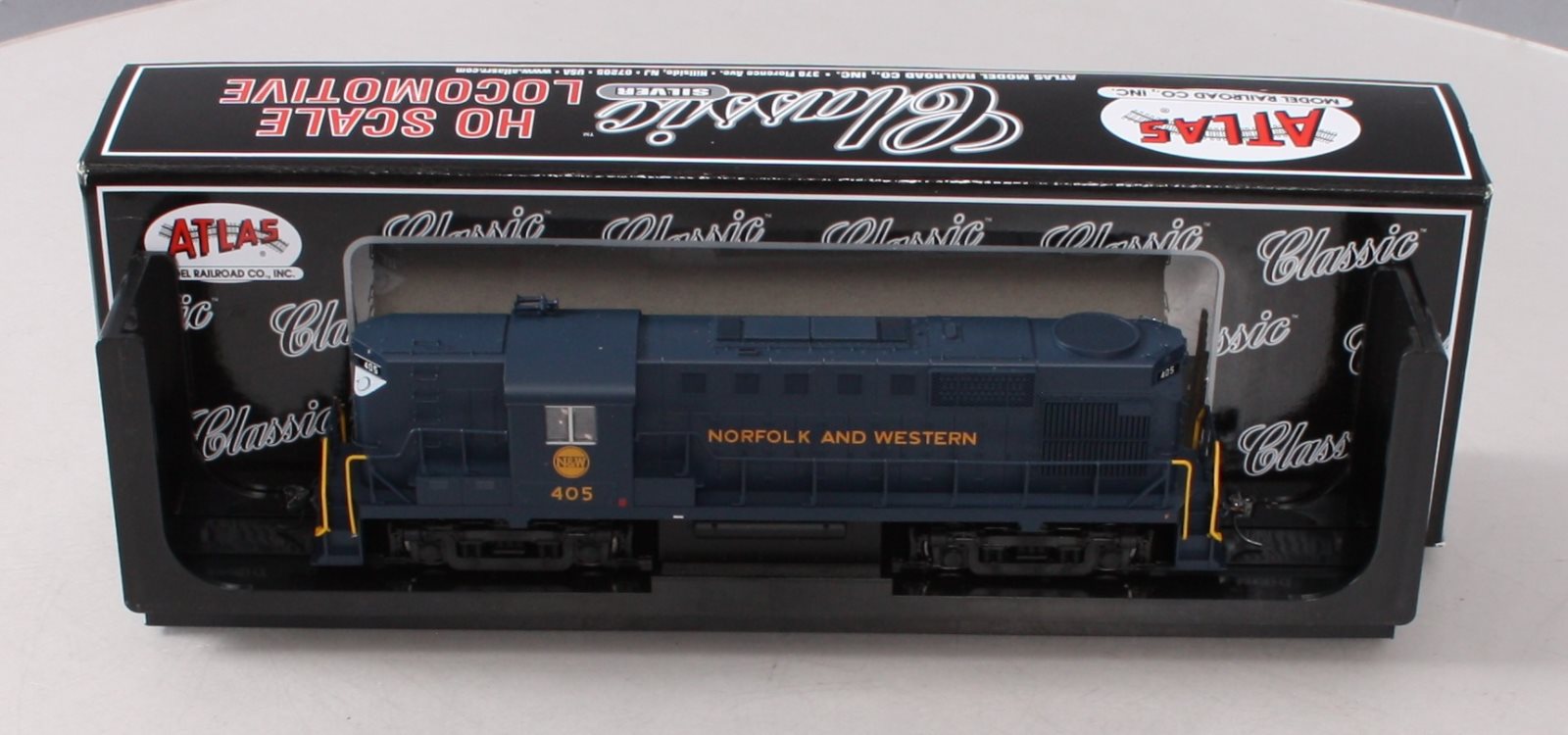 Atlas 10002877 HO Norfolk & Western RS-11 Diesel Locomotive Silver Series #405