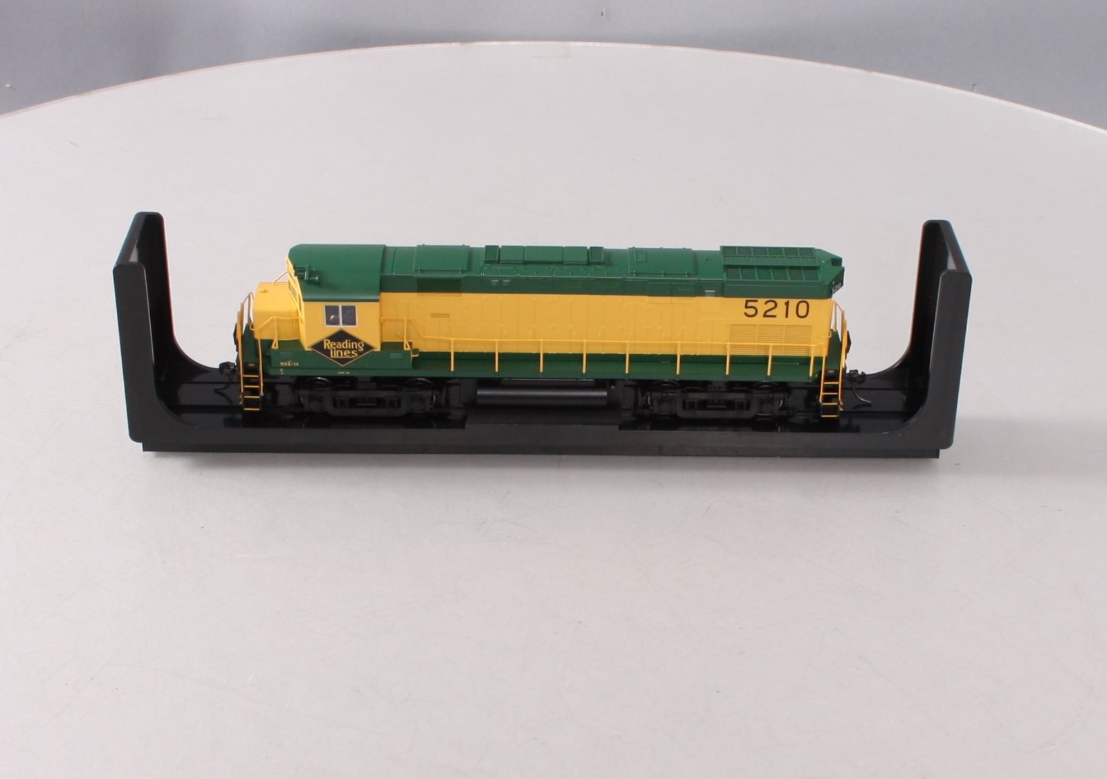 Atlas 10002538 HO Reading C424 Phase 3 Diesel Locomotive #5210