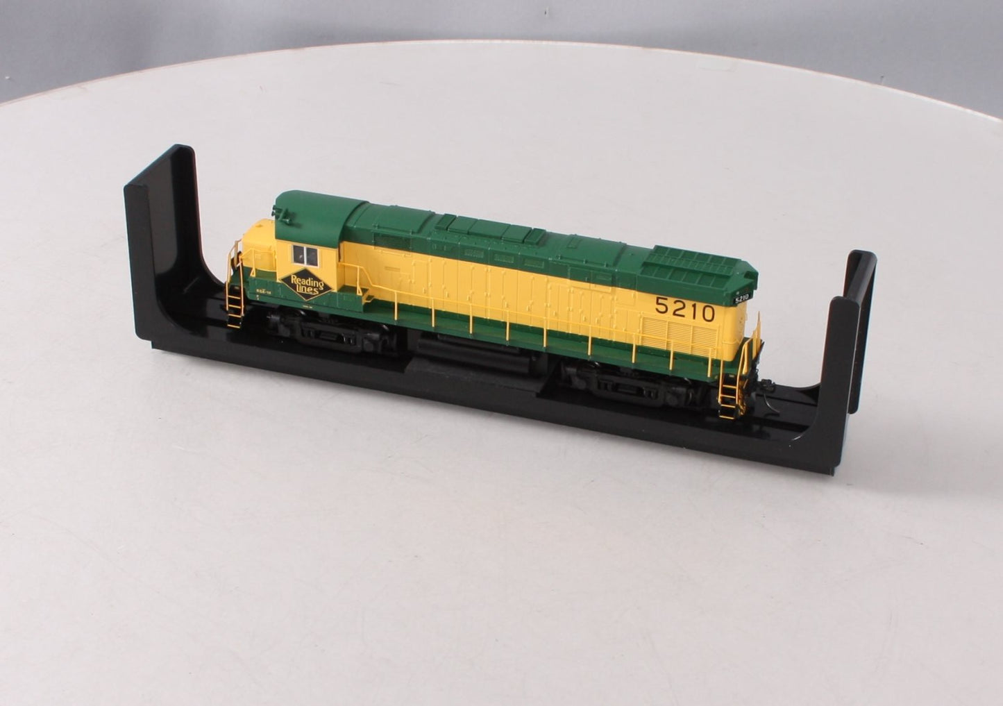 Atlas 10002538 HO Reading C424 Phase 3 Diesel Locomotive #5210