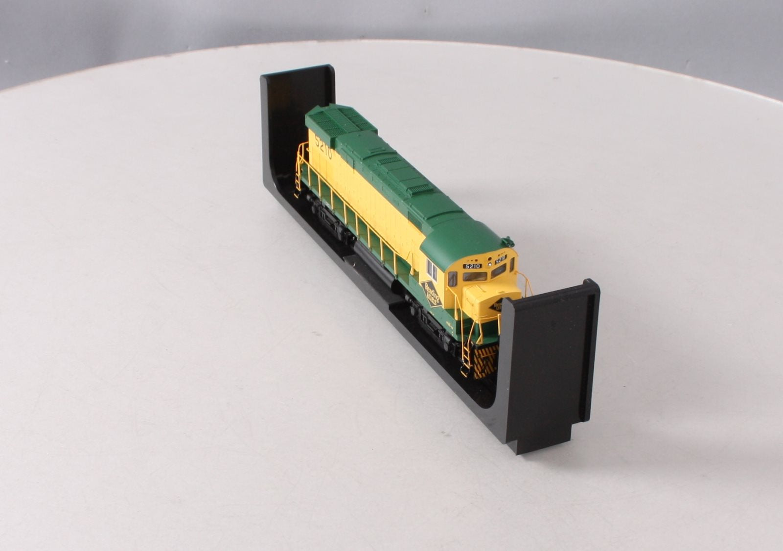 Atlas 10002538 HO Reading C424 Phase 3 Diesel Locomotive #5210