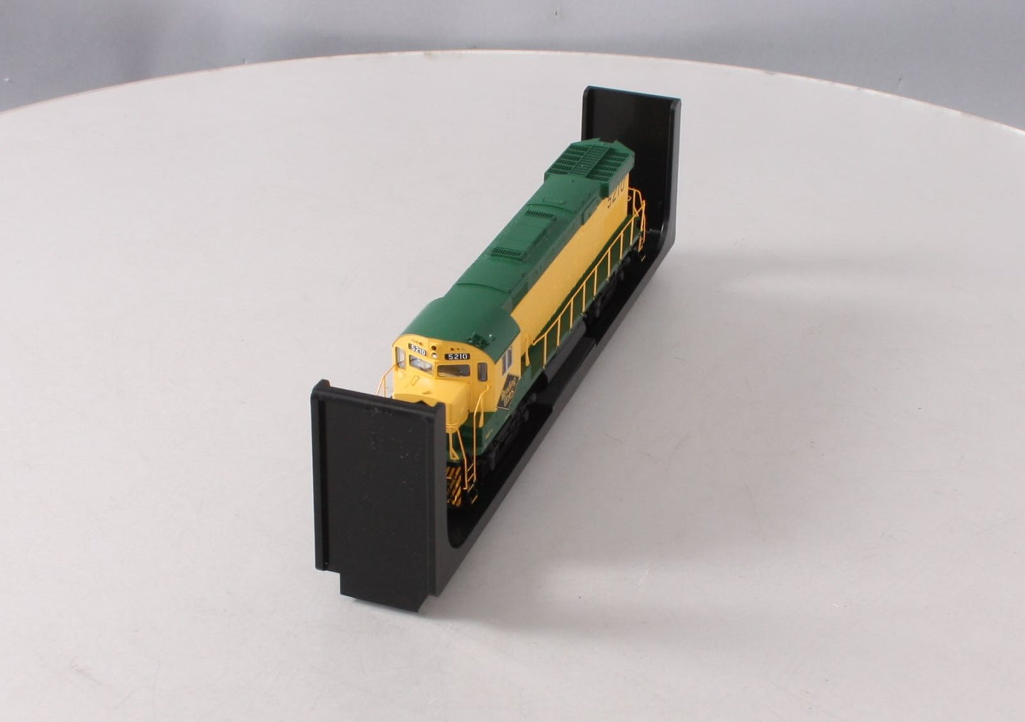 Atlas 10002538 HO Reading C424 Phase 3 Diesel Locomotive #5210