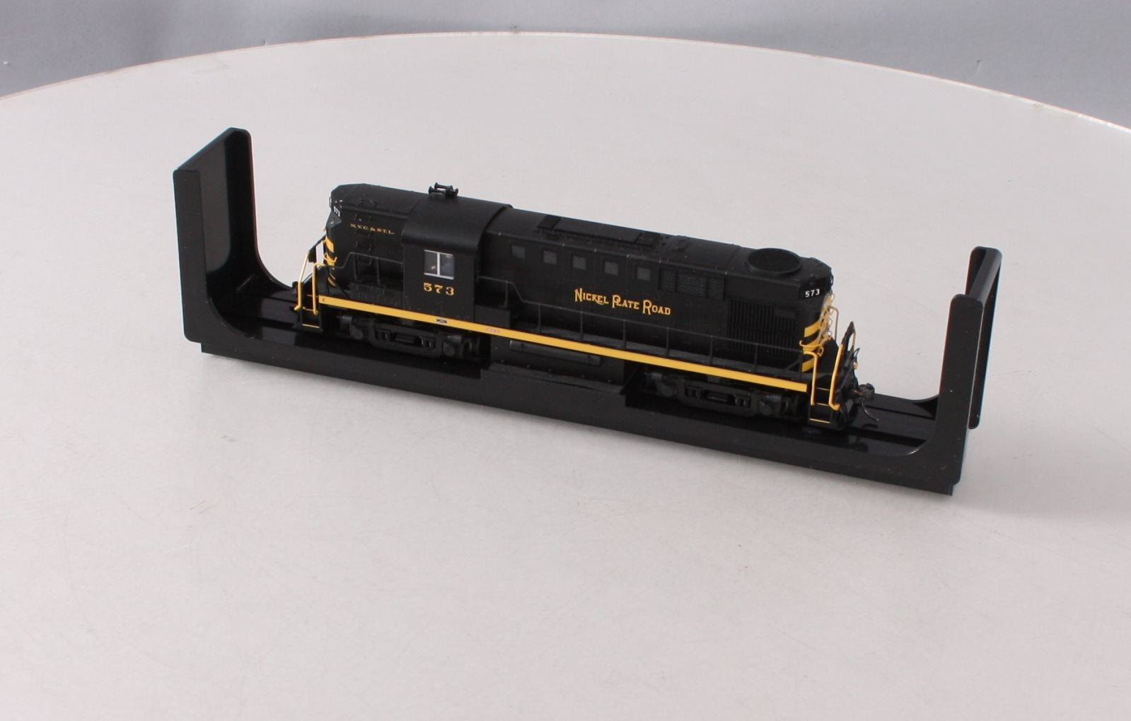 Atlas 10002872 HO Nickel Plate Road RS-11 Diesel Locomotive Silver Series #573