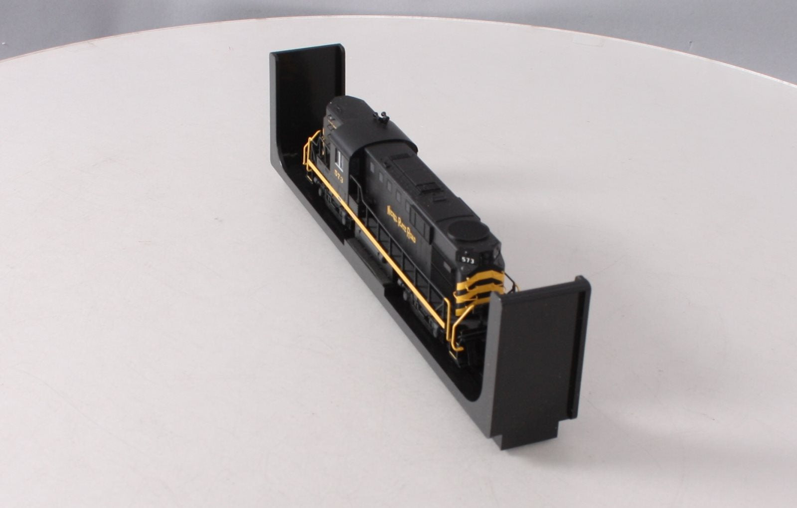 Atlas 10002872 HO Nickel Plate Road RS-11 Diesel Locomotive Silver Series #573