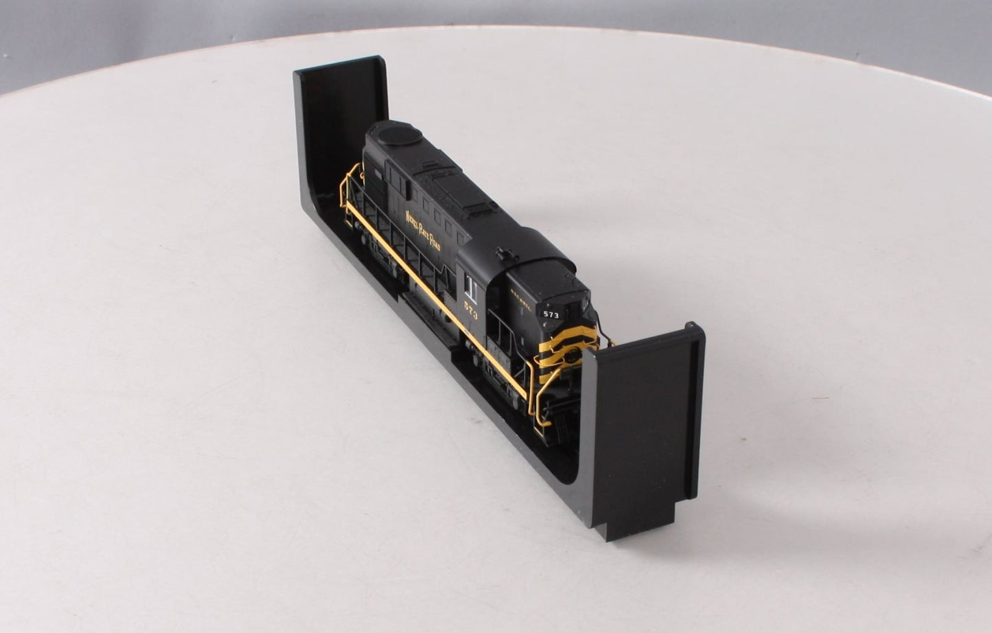 Atlas 10002872 HO Nickel Plate Road RS-11 Diesel Locomotive Silver Series #573