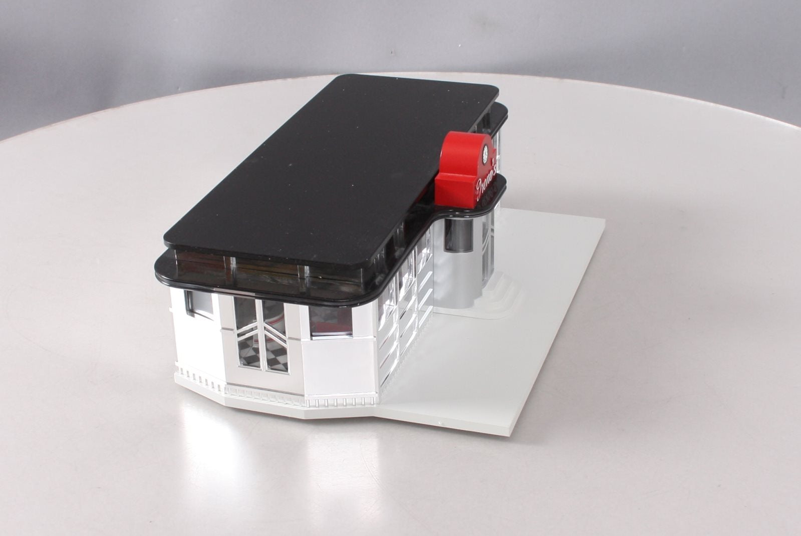 Lionel 6-24176 O Gauge Irene's Diner Illuminated