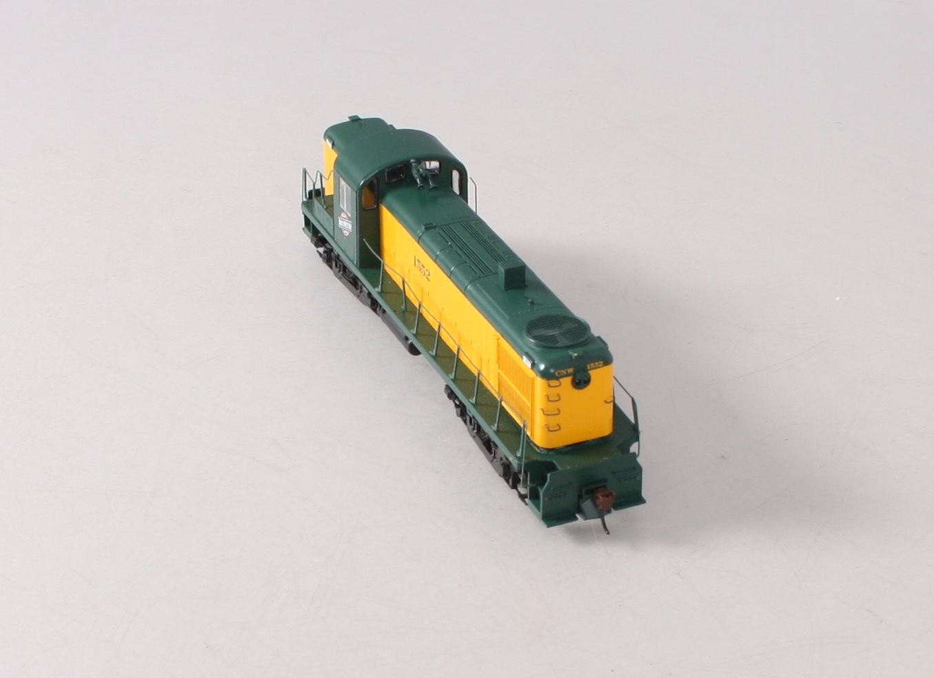 Athearn 94096 HO Chicago & North Western Alco RS-3 Diesel Locomotive #1552