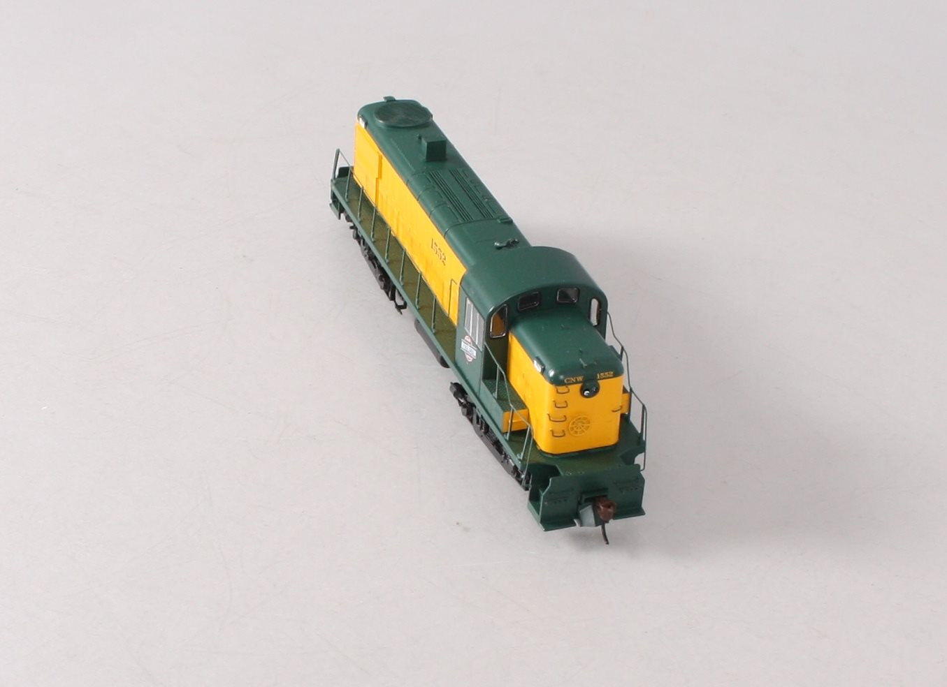 Athearn 94096 HO Chicago & North Western Alco RS-3 Diesel Locomotive #1552