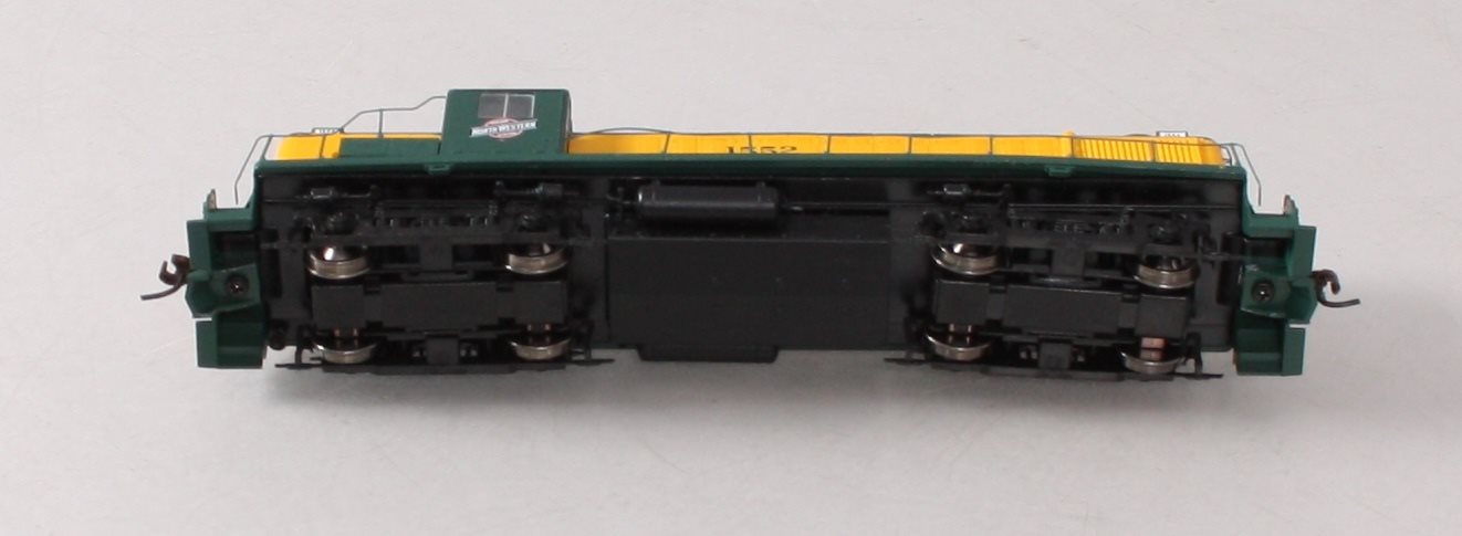 Athearn 94096 HO Chicago & North Western Alco RS-3 Diesel Locomotive #1552