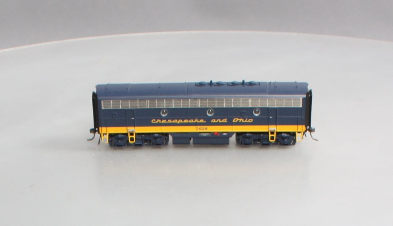 MTH 80-2110-1 Chesepeake & Ohio F-7 Diesel Locomotive B-Unit #7509