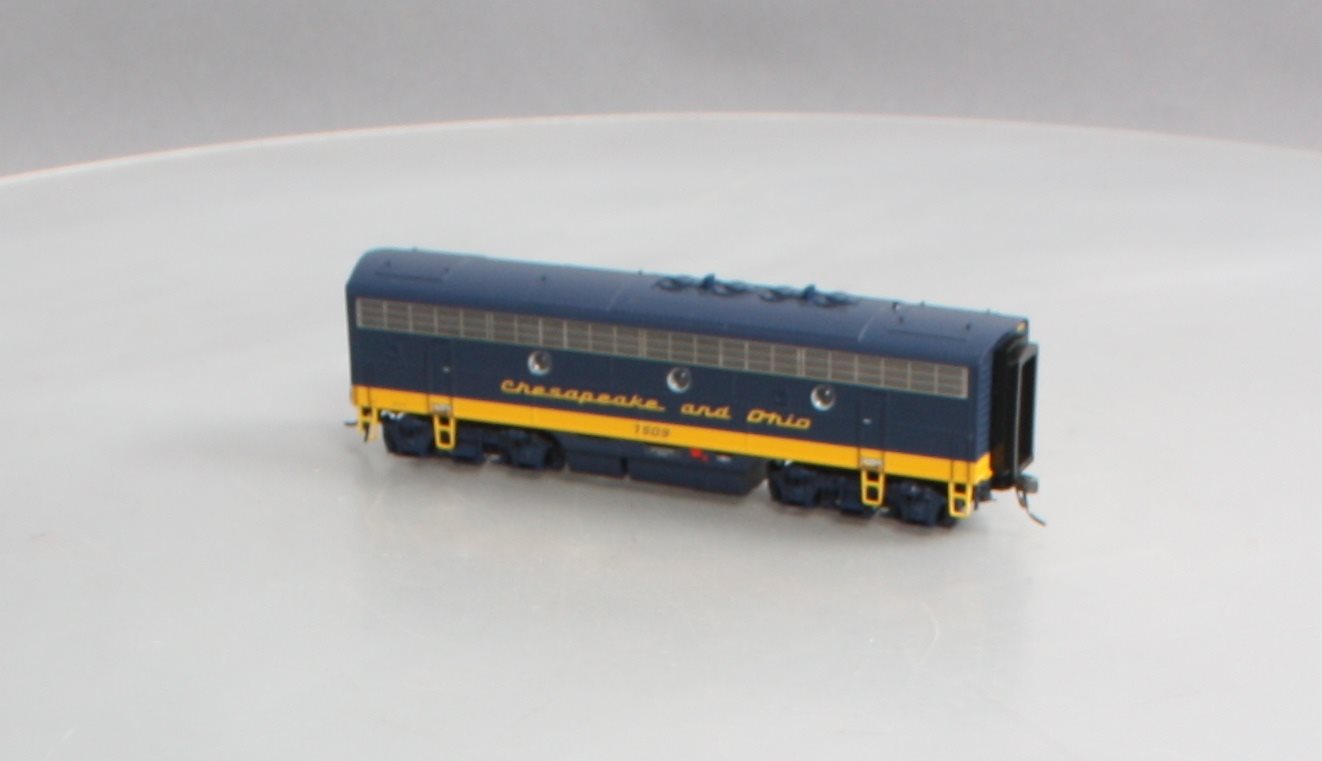 MTH 80-2110-1 Chesepeake & Ohio F-7 Diesel Locomotive B-Unit #7509