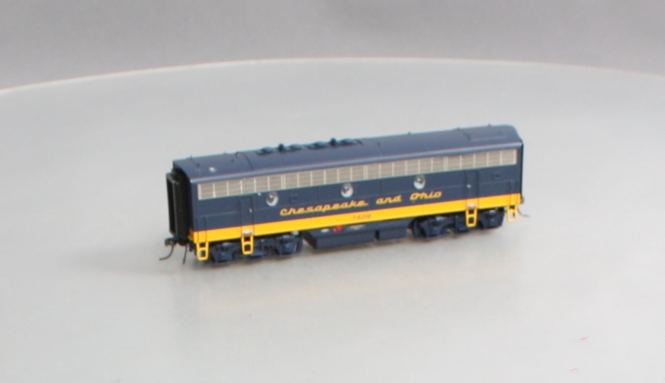 MTH 80-2110-1 Chesepeake & Ohio F-7 Diesel Locomotive B-Unit #7509