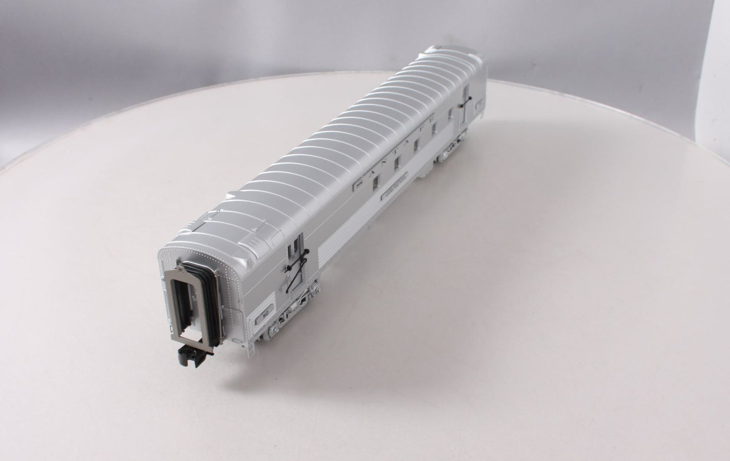 MTH 2068199 O Gauge ATSF 70' Atreamlined RPO Passenger Car