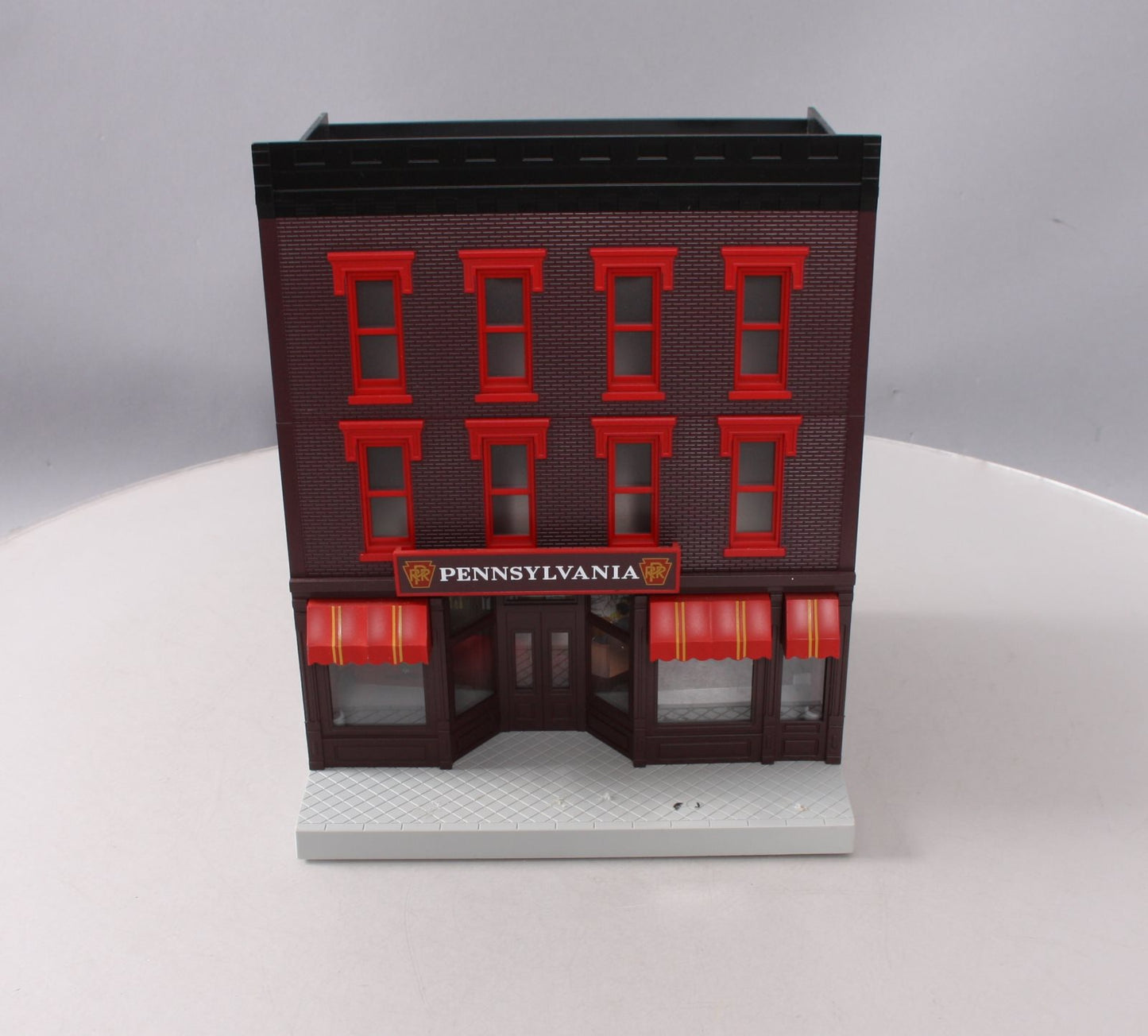 MTH 3090441 O Pennsylvania 3-Story City Fully Assembled & Light InteriorBuilding