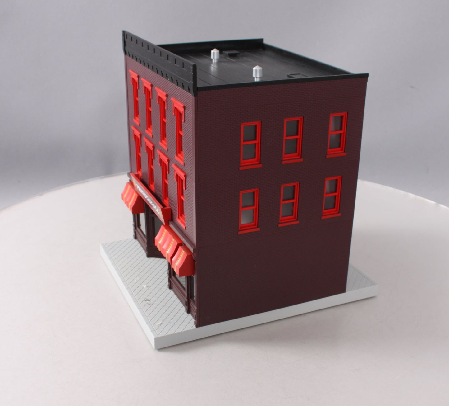 MTH 3090441 O Pennsylvania 3-Story City Fully Assembled & Light InteriorBuilding