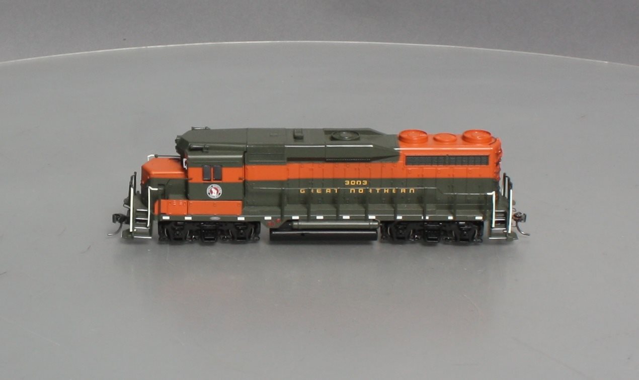 Bachmann 62305 HO Scale Great Northern  GP30 Diesel Locomotive w/DCC #3003