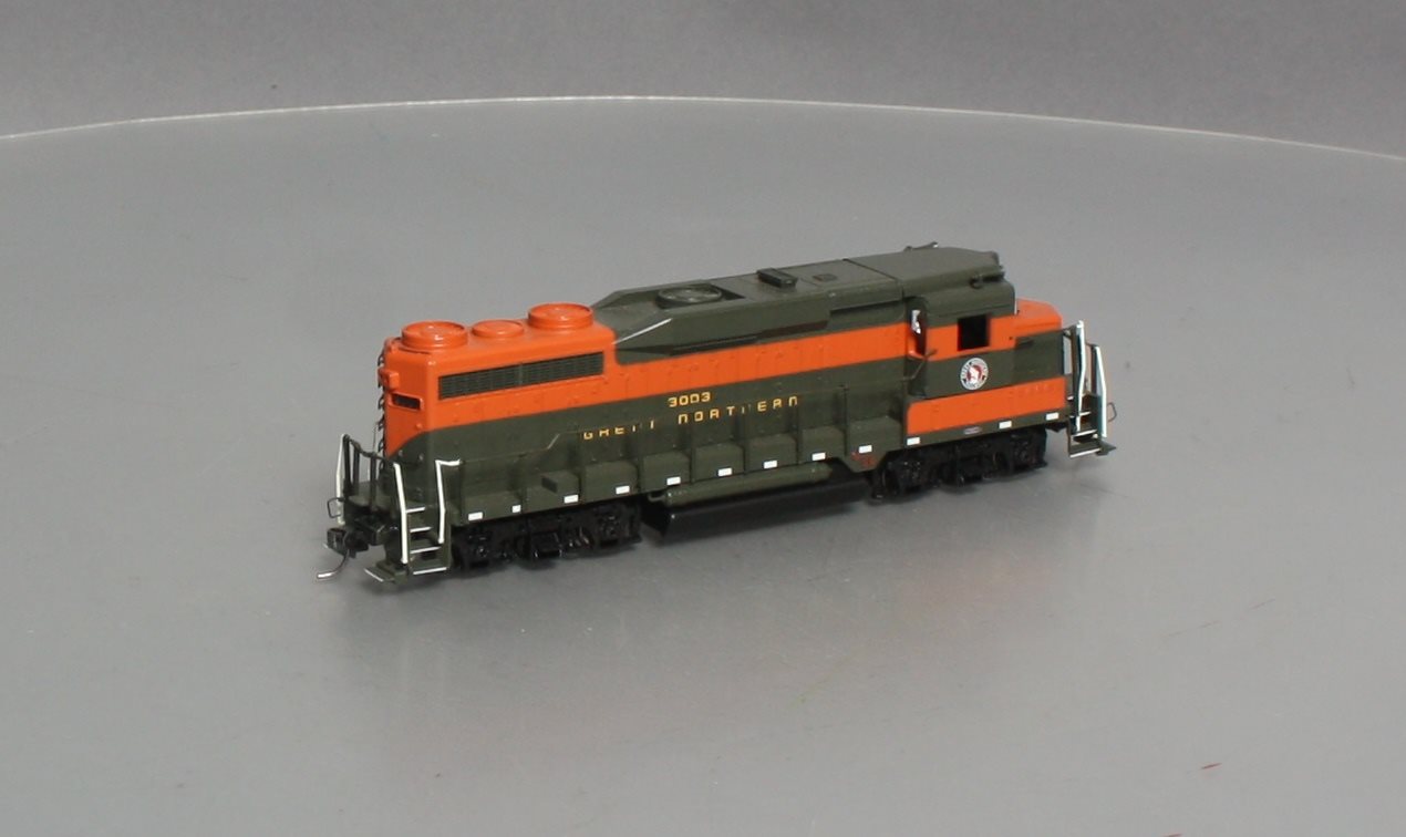 Bachmann 62305 HO Scale Great Northern  GP30 Diesel Locomotive w/DCC #3003