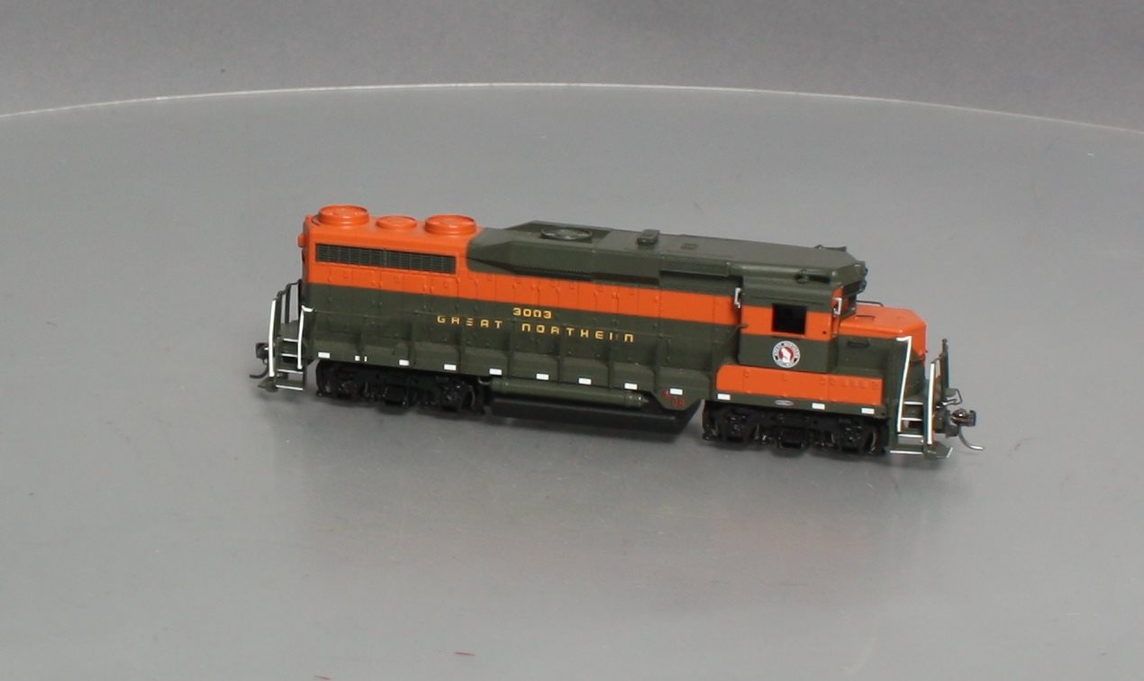 Bachmann 62305 HO Scale Great Northern  GP30 Diesel Locomotive w/DCC #3003