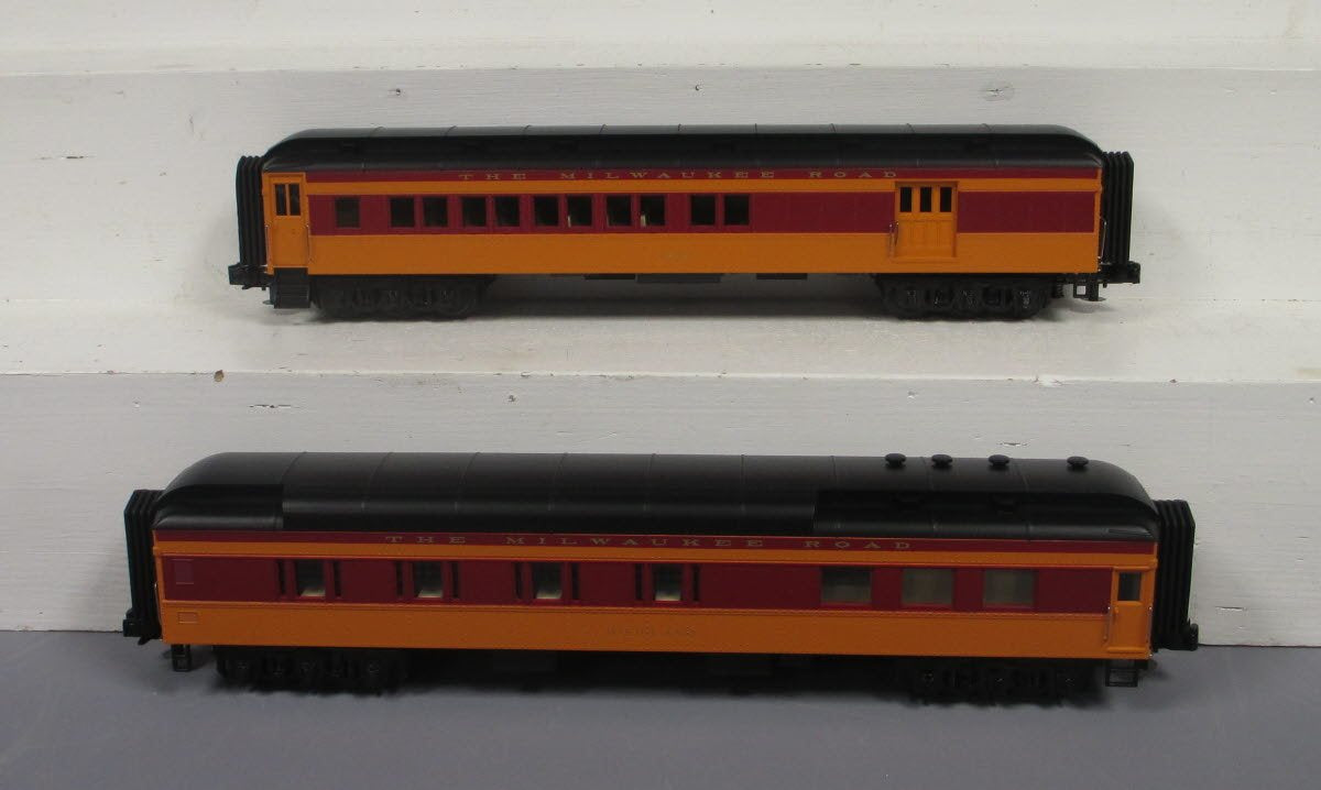 MTH 30-69140 O Milwaukee Road RailKing 60' Madison Combo/Diner Set (Set of 2)