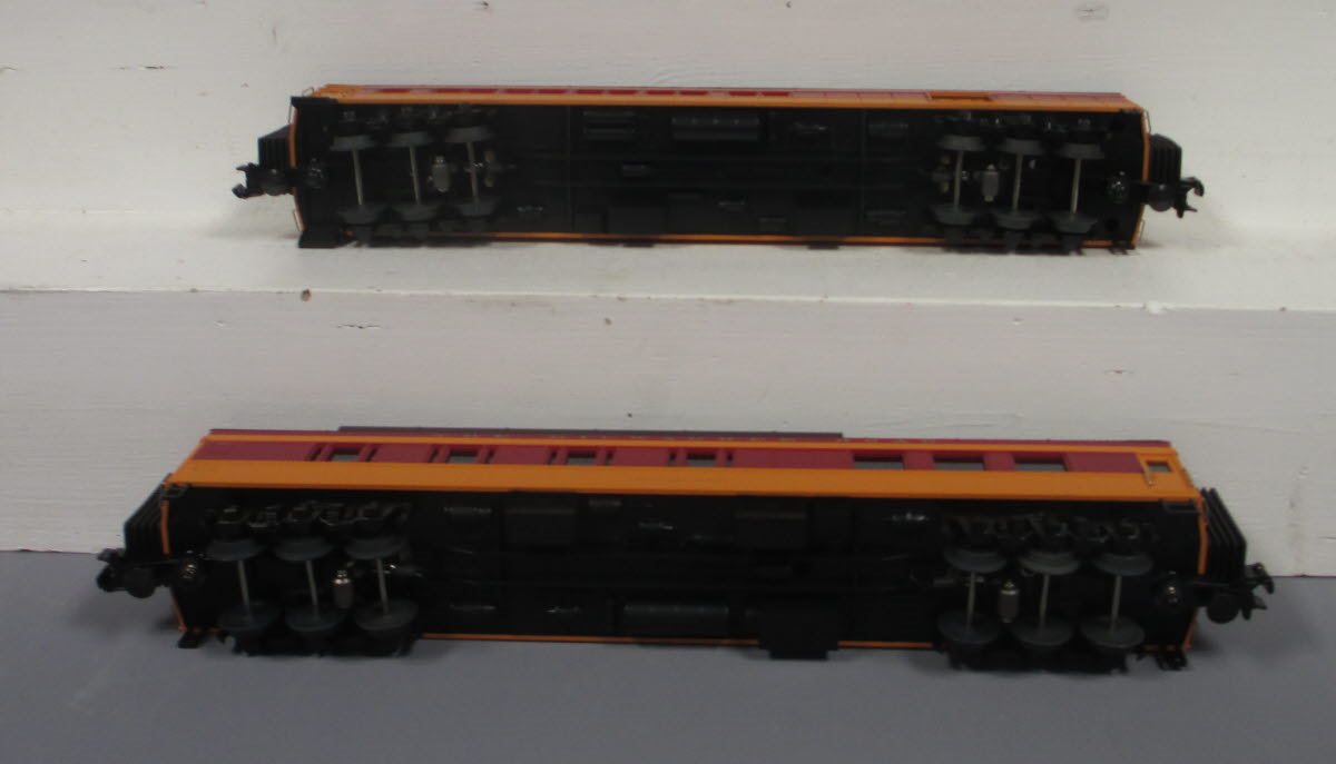 MTH 30-69140 O Milwaukee Road RailKing 60' Madison Combo/Diner Set (Set of 2)