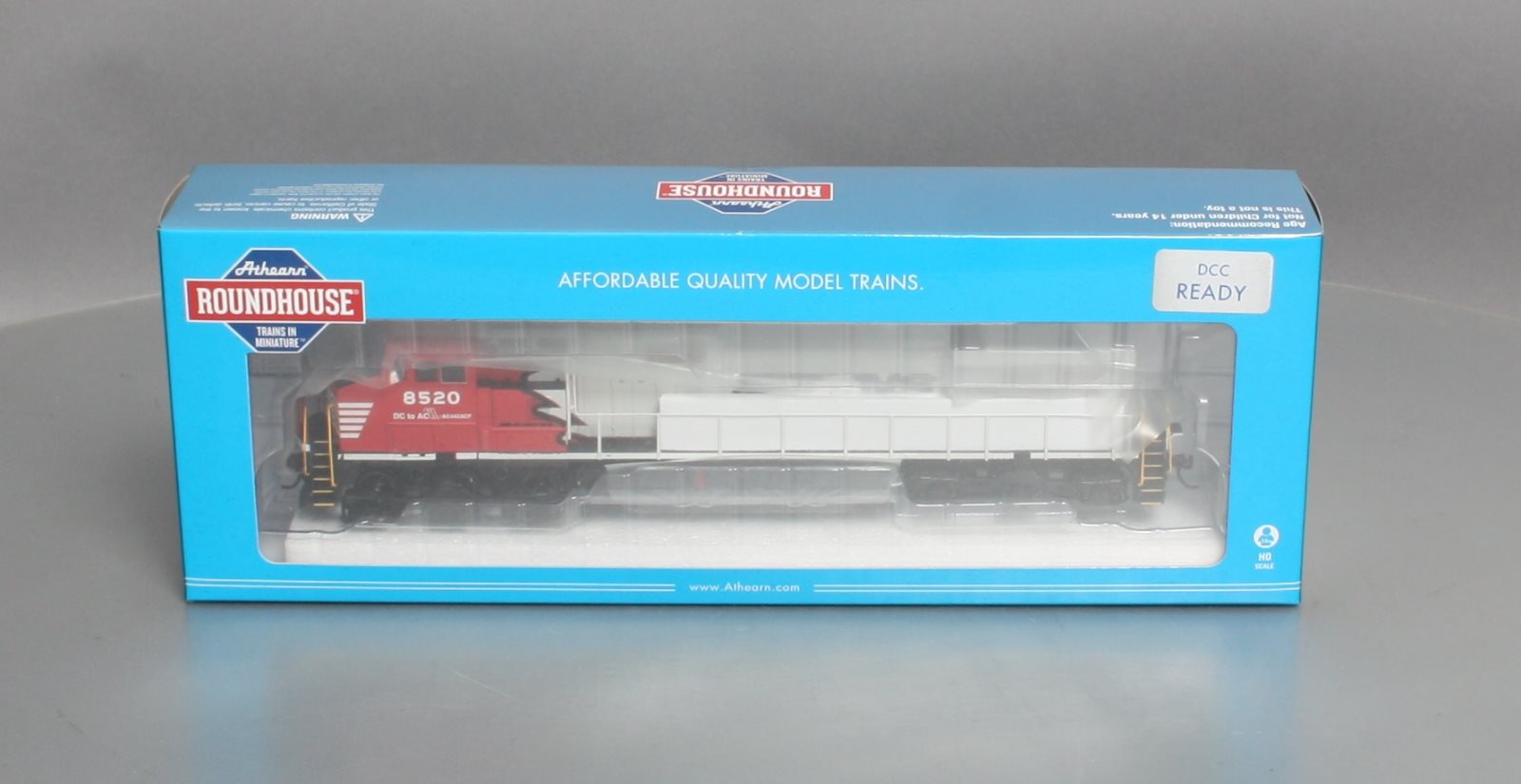 Roundhouse 78054 HO Norfolk Southern Dash 9-44CW Diesel Locomotive #8520