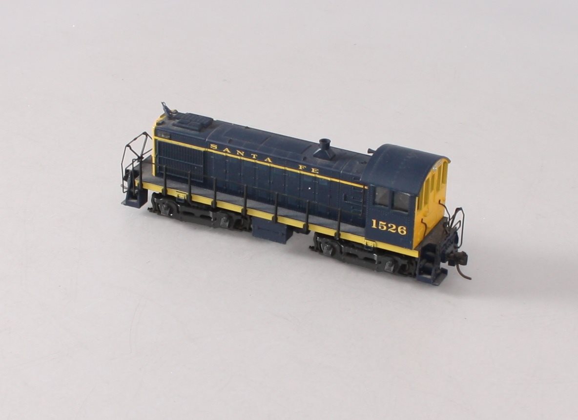 Atlas 8277 HO Scale Sante Fe S-4 Diesel Locomotive #1526