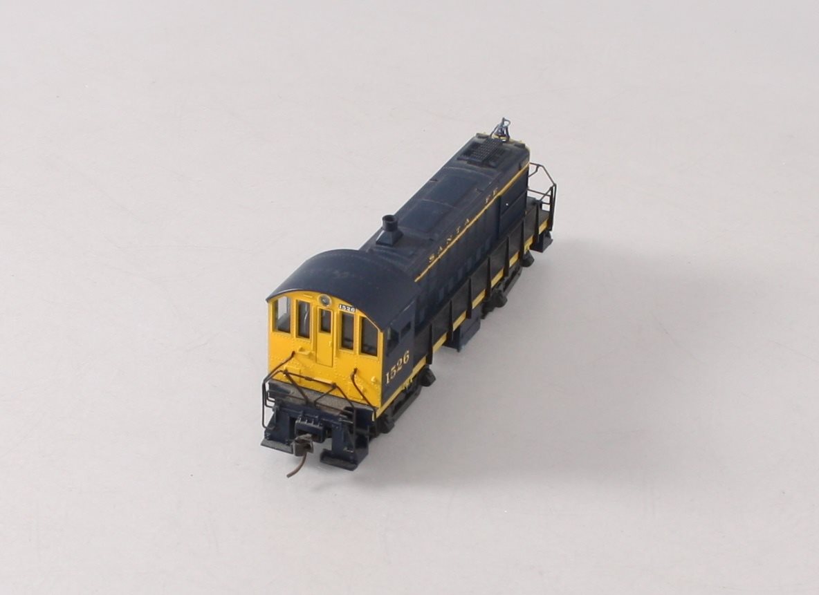 Atlas 8277 HO Scale Sante Fe S-4 Diesel Locomotive #1526