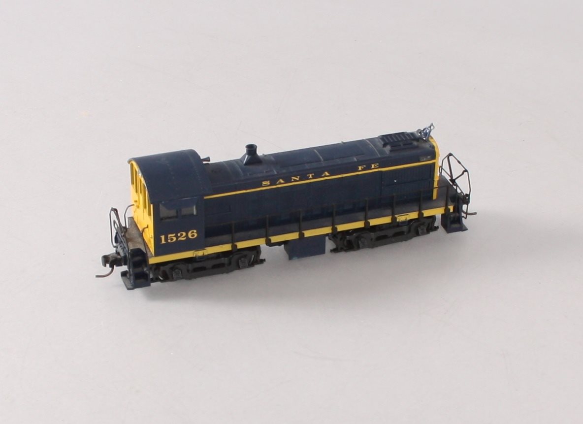 Atlas 8277 HO Scale Sante Fe S-4 Diesel Locomotive #1526