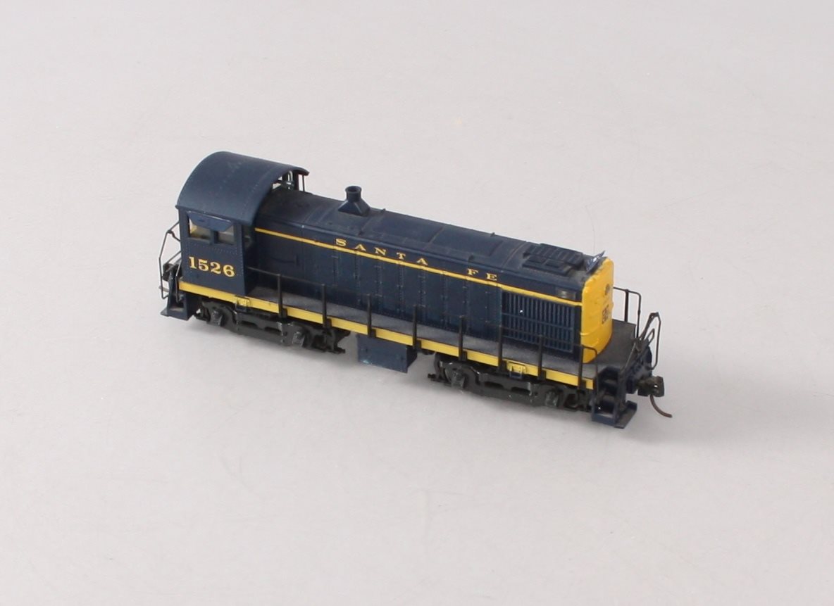 Atlas 8277 HO Scale Sante Fe S-4 Diesel Locomotive #1526