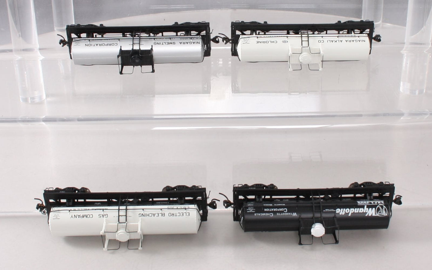 Broadway Limited 6127 HO ACF Type 6,000-Gallon Tank Car Set B (Pack of 4)