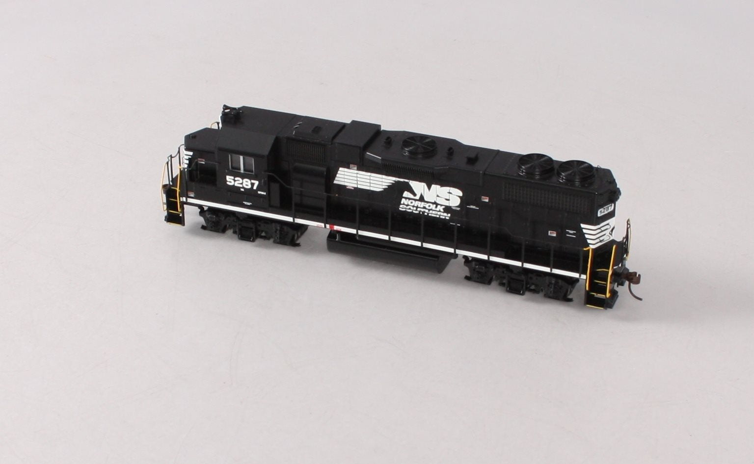 Athearn 80183 HO Scale Norfolk Southern GP38-2 Diesel Locomotive #5287