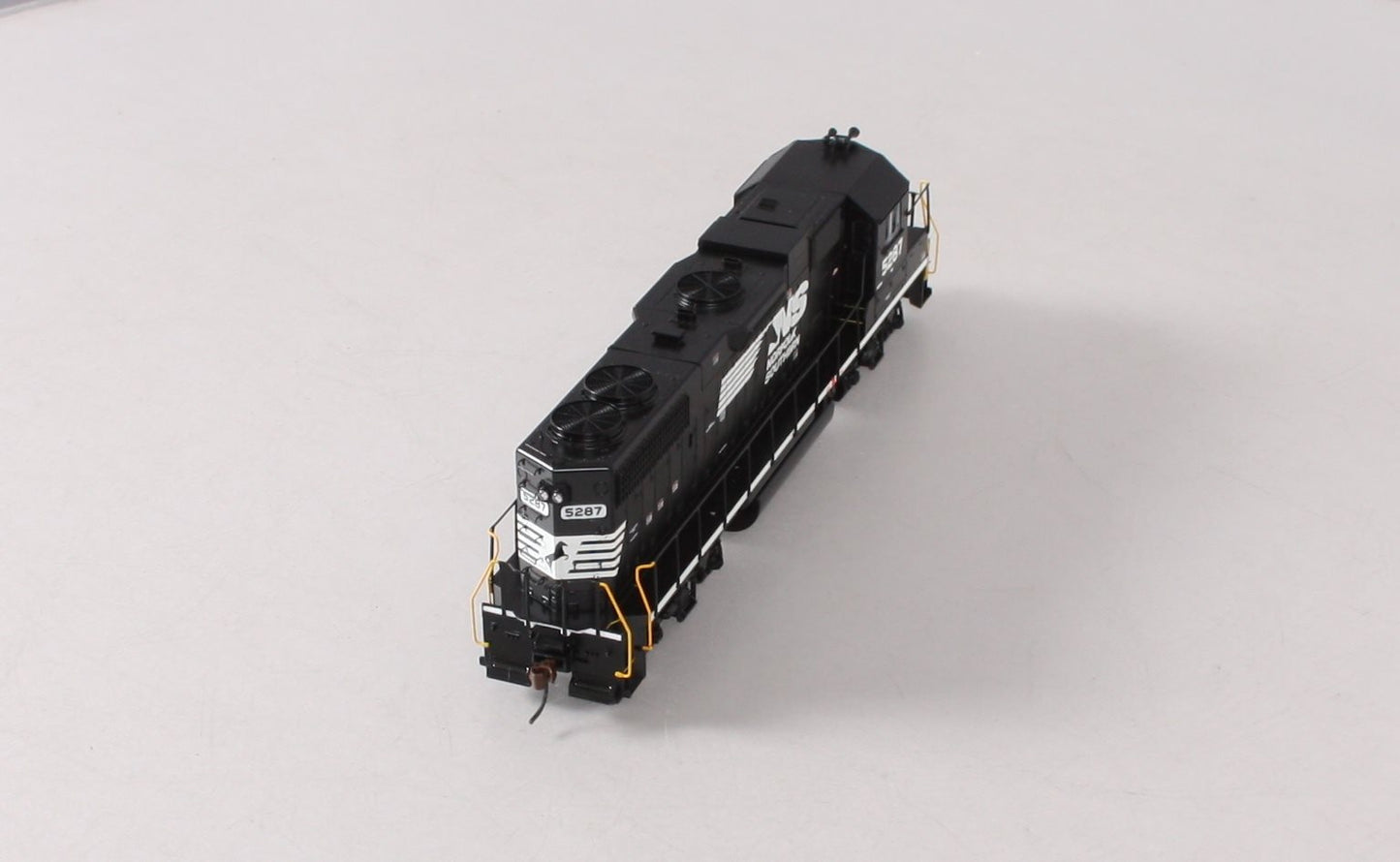 Athearn 80183 HO Scale Norfolk Southern GP38-2 Diesel Locomotive #5287