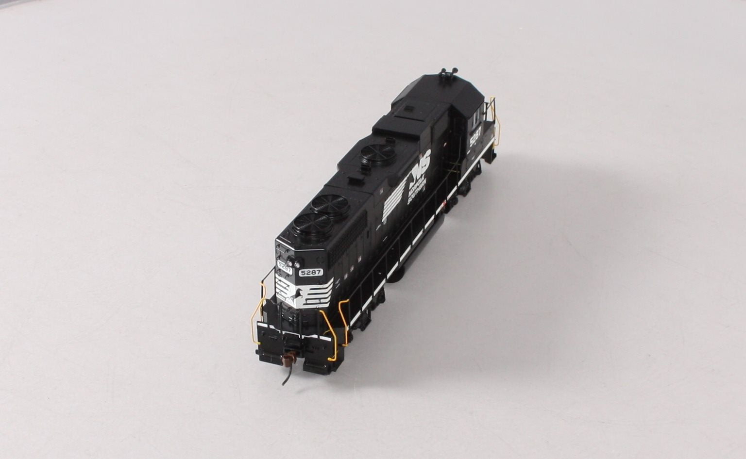 Athearn 80183 HO Scale Norfolk Southern GP38-2 Diesel Locomotive #5287