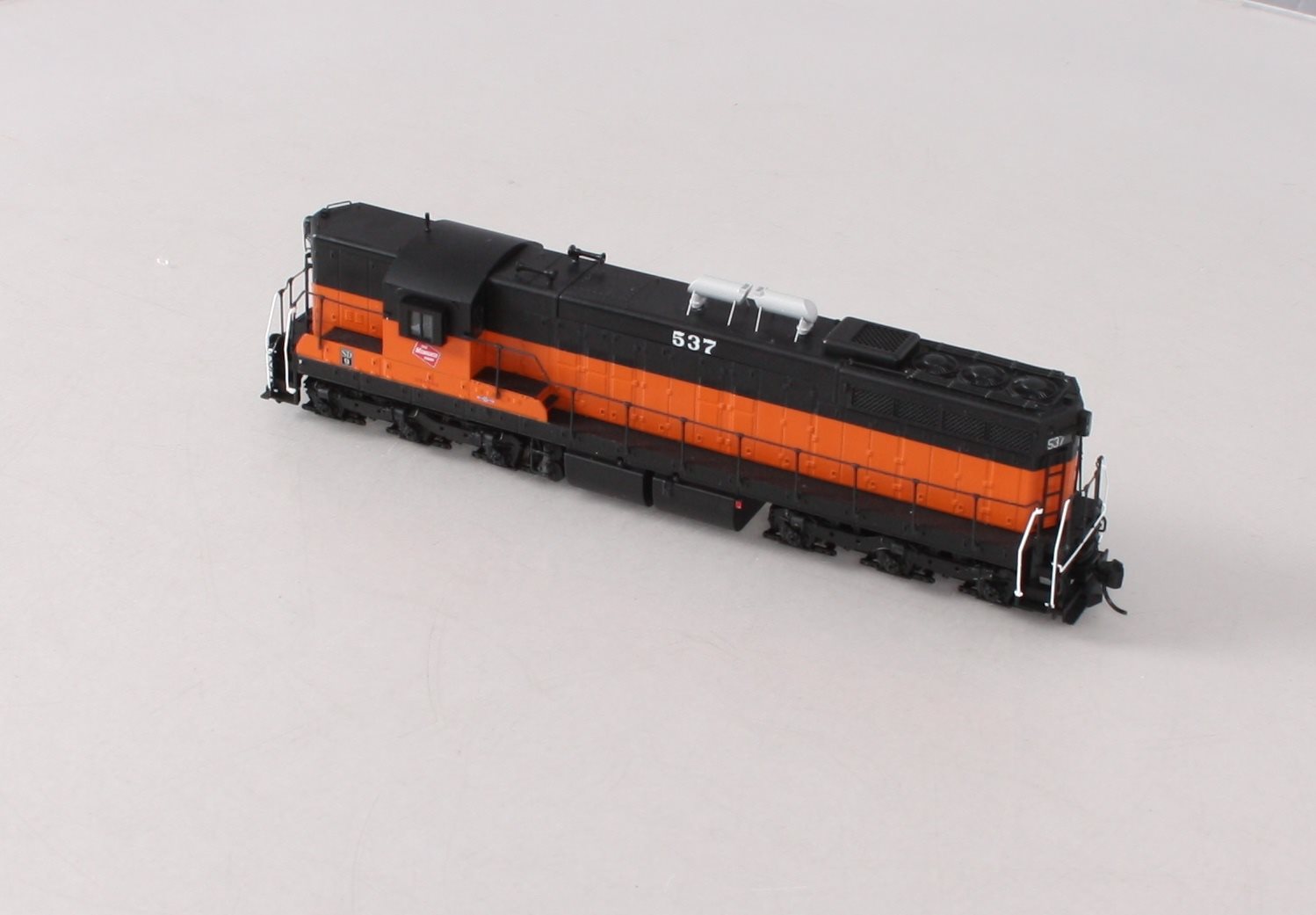 Walthers 920-48629 HO Milwaukee EMD SD9 Diesel Locomotive Standard