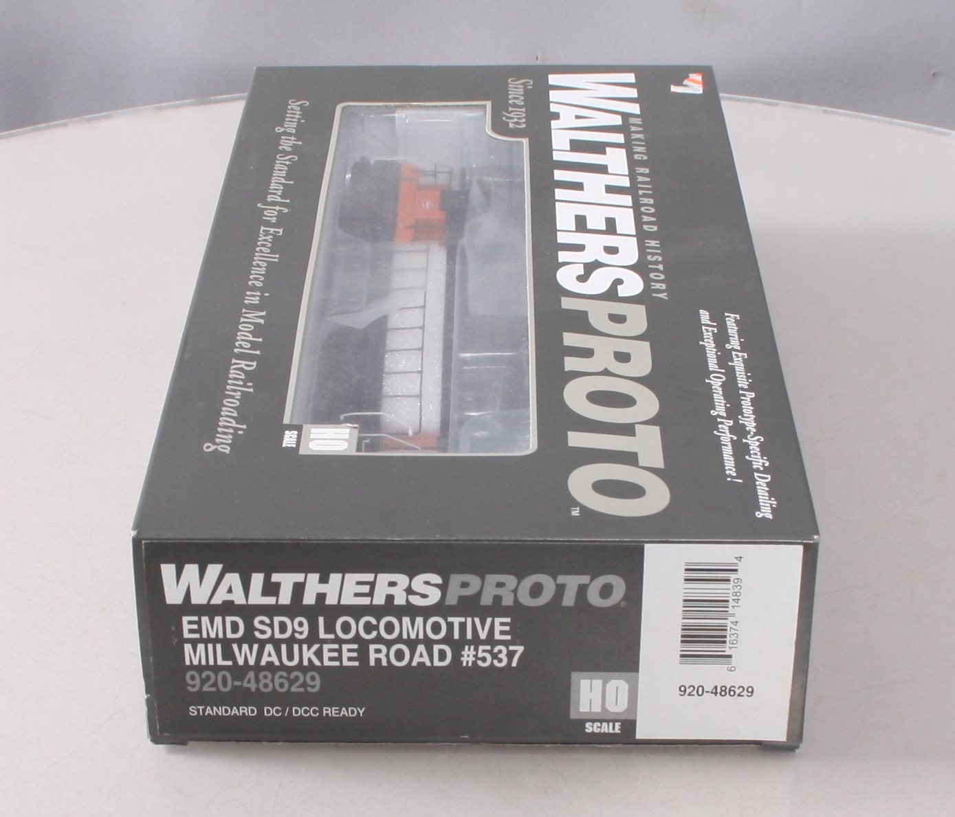 Walthers 920-48629 HO Milwaukee EMD SD9 Diesel Locomotive Standard DC #537