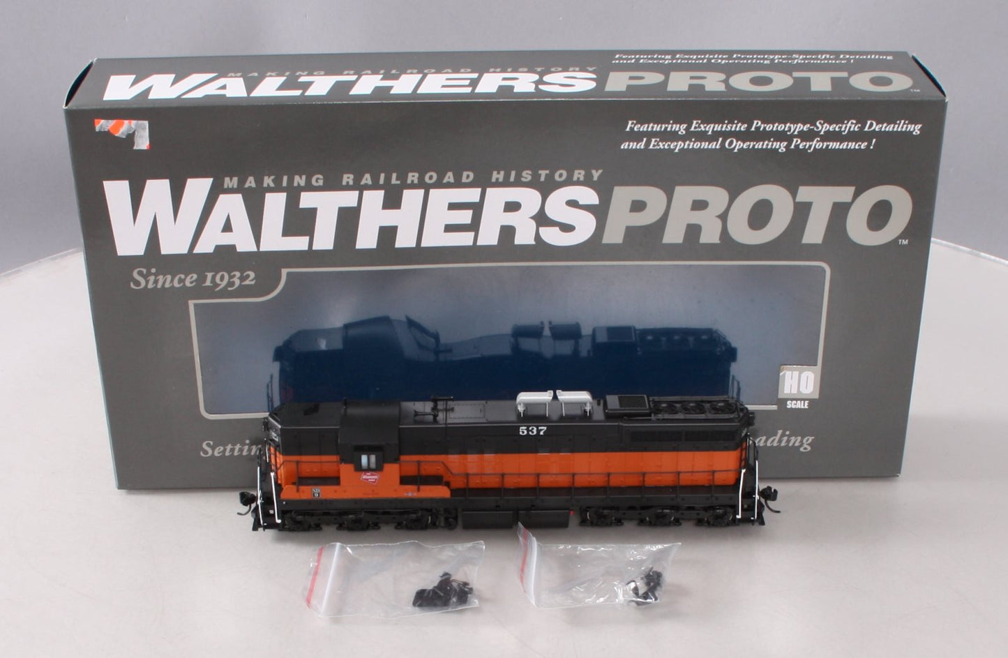 Walthers 920-48629 HO Milwaukee EMD SD9 Diesel Locomotive Standard DC #537