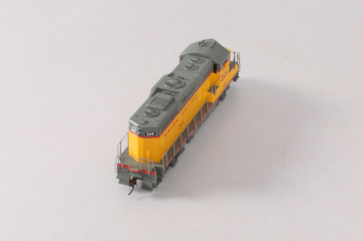 Walthers 931-454 HO Union Pacific(R) EMD GP9M Diesel Locomotive Standard DC #349