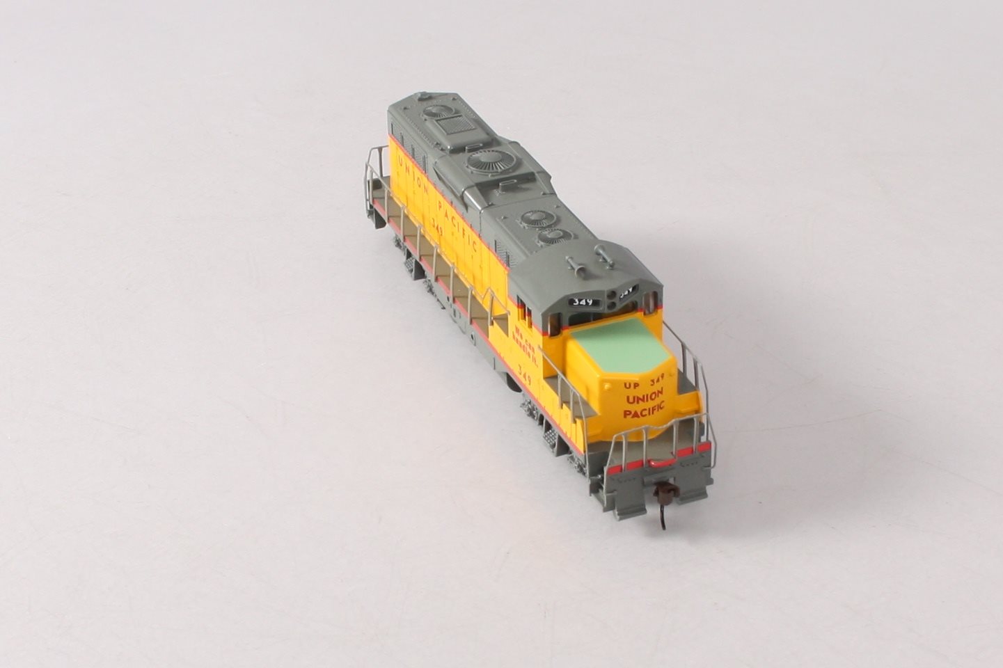 Walthers 931-454 HO Union Pacific(R) EMD GP9M Diesel Locomotive Standard DC #349
