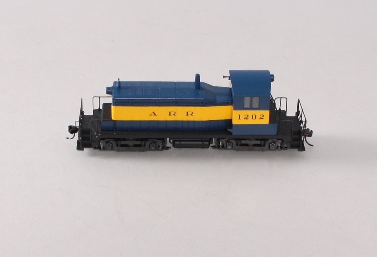 Walthers 910-9224 HO Alaska Railroad EMD SW1 Diesel Locomotive #1202
