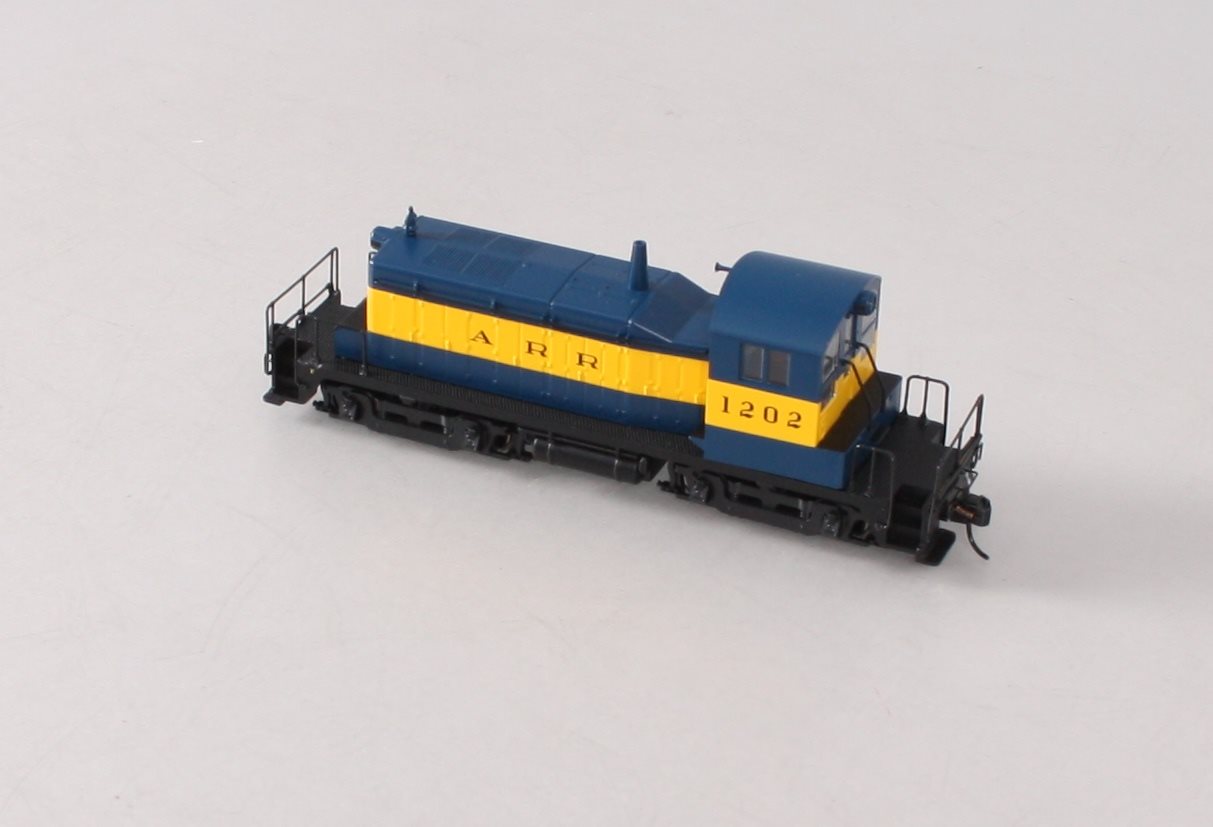 Walthers 910-9224 HO Alaska Railroad EMD SW1 Diesel Locomotive #1202