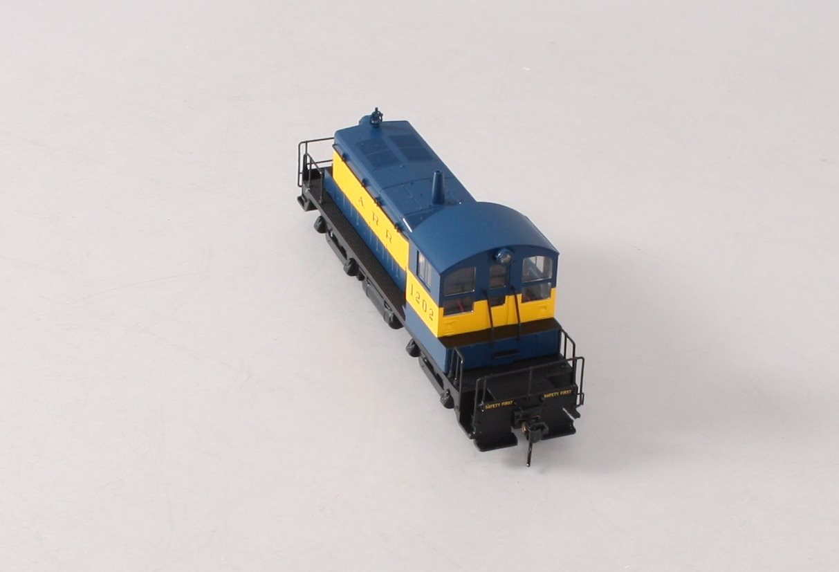 Walthers 910-9224 HO Alaska Railroad EMD SW1 Diesel Locomotive #1202
