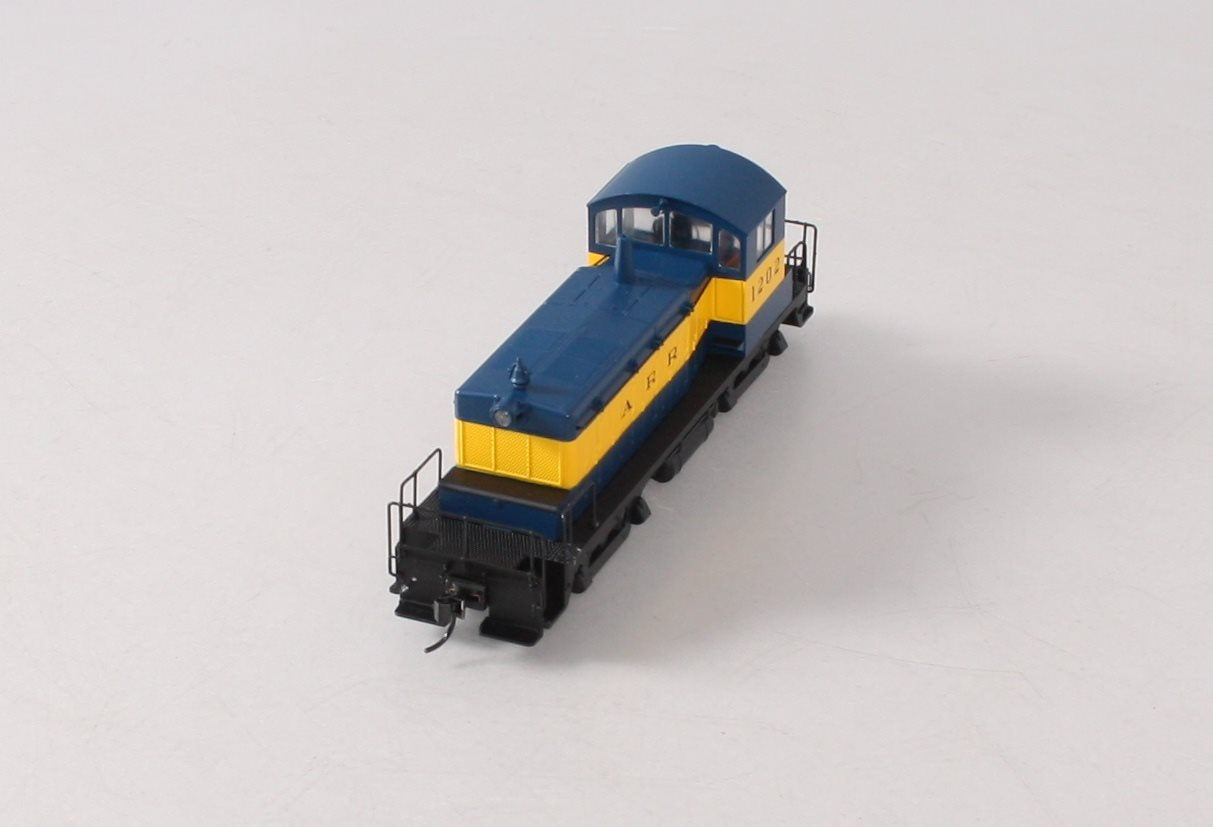 Walthers 910-9224 HO Alaska Railroad EMD SW1 Diesel Locomotive #1202