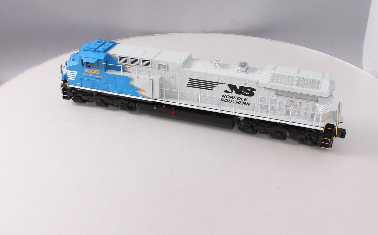 MTH 20-20635-1 Norfolk Southern AC4400CW Diesel 3.0 #4000 (Hi-Rail Wheels)
