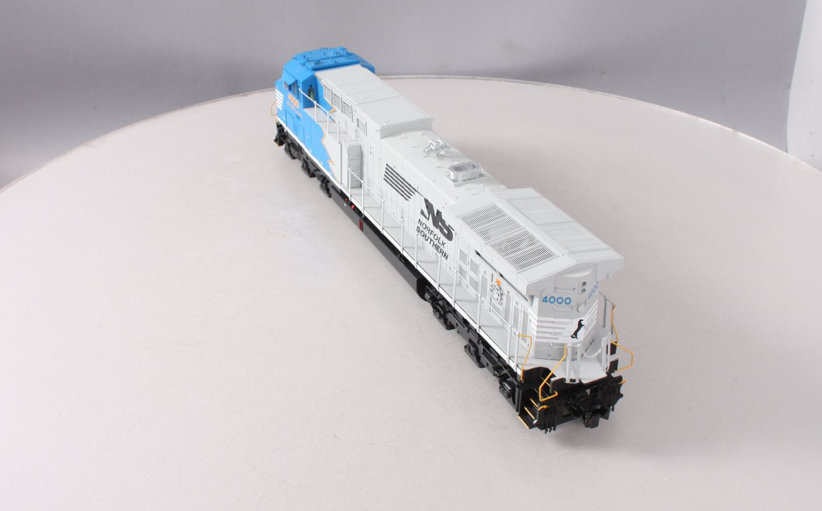 MTH 20-20635-1 Norfolk Southern AC4400CW Diesel 3.0 #4000 (Hi-Rail Wheels)