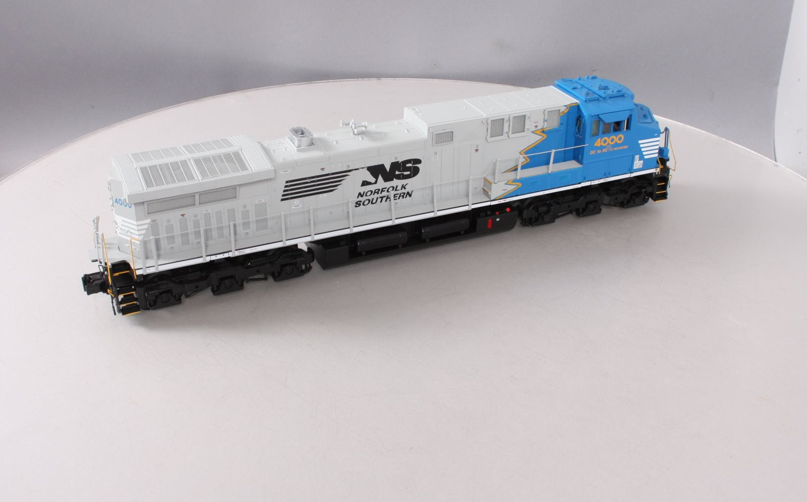 MTH 20-20635-1 Norfolk Southern AC4400CW Diesel 3.0 #4000 (Hi-Rail Wheels)