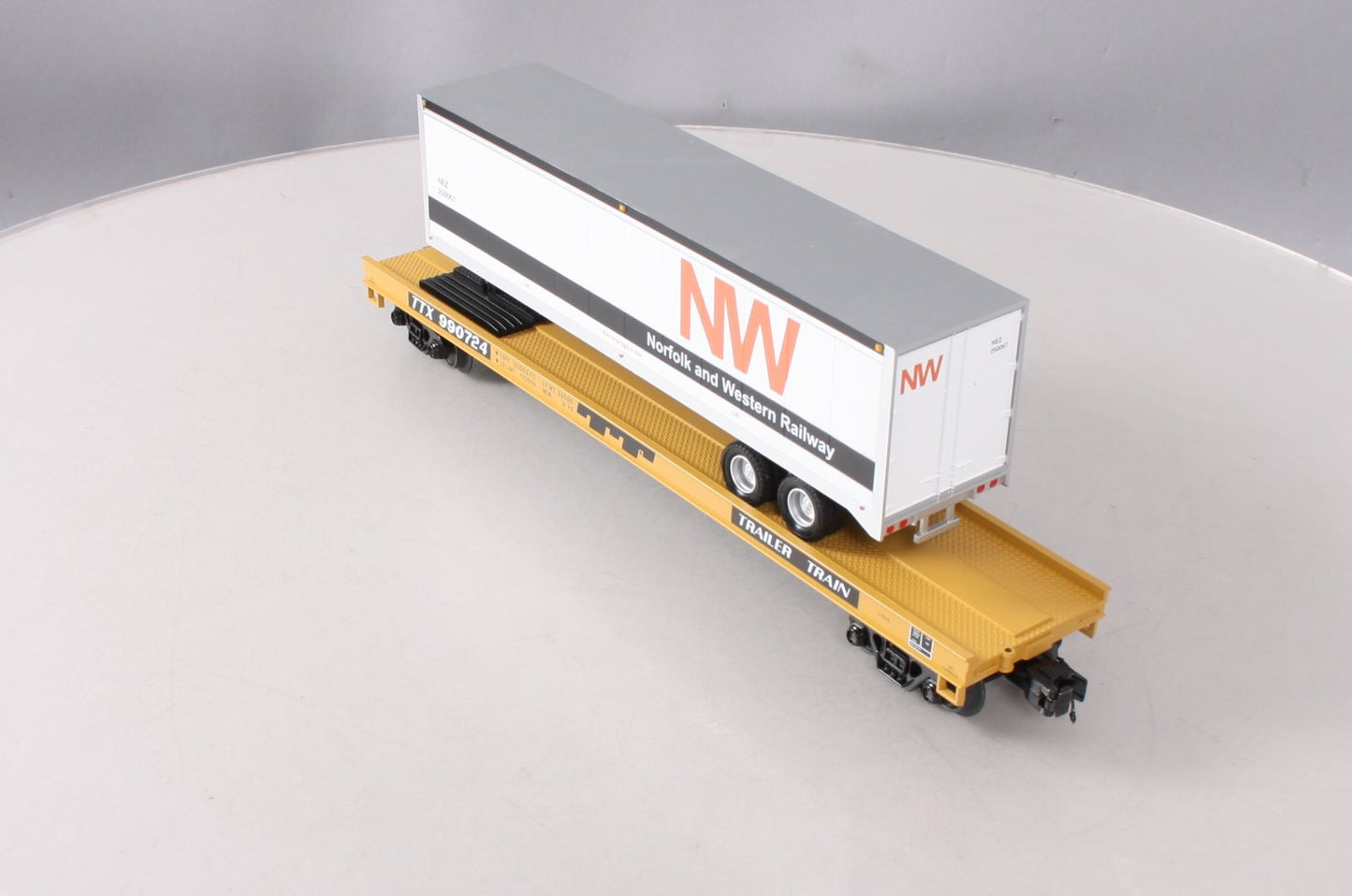 MTH 20-95421 N&W Flat Car w/ 40' Trailer
